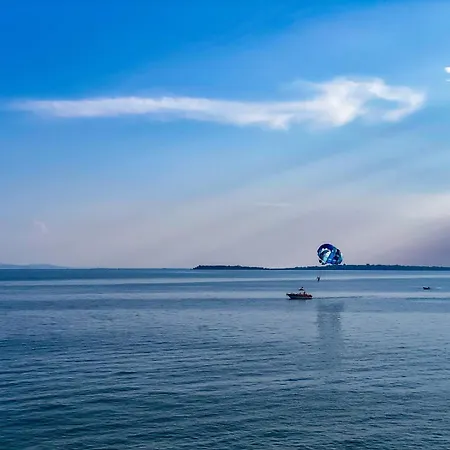 Panorama Beach, фамилно студио Deluxe アパート *