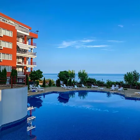 Panorama Beach, фамилно студио Deluxe アパート